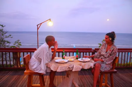 Sea Terras Suite and Luxury Отели рядом с достопримечательностью «Giri Putri Cave»