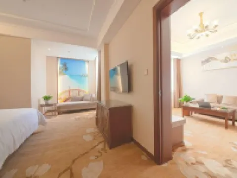 Vienna Hotel (Longkou Tonghai Road)