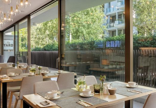 1. 호텔 더 야드..