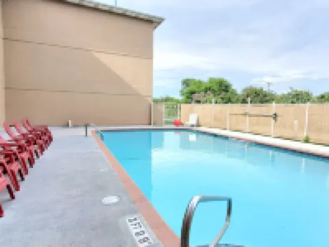 Super 8 by Wyndham Temple I-35 Hotels in Temple