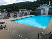 Four Seasons Inn - Parking