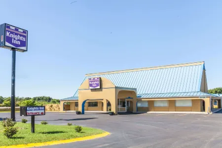 Knights Inn Murfreesboro Отели рядом с достопримечательностью «Парк Барфилд Кресент»