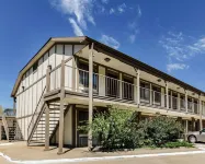 Econo Lodge University Hotels in Lawrence