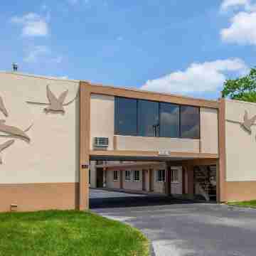 Rodeway Inn North Hotel Exterior