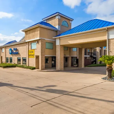 Best Western Garden Inn Hotels near Rolling Oaks Mall