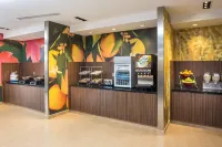 萬楓酒店及套房蘇瀑機場 - 早餐