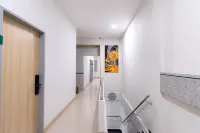 Urbanview Hotel R House Batam by RedDoorz Hotels in Nongsa
