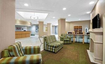 La Quinta Inn & Suites by Wyndham Kingsport TriCities Airpt