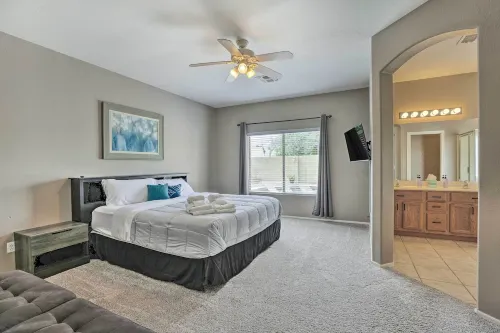 Goodyear Desert Oasis w/ Patio & Game Room! - parkir