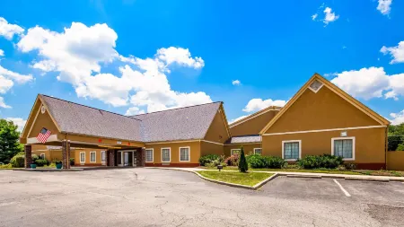 Deluxe Inn Wytheville Отели в г. Восток Уайтевилл