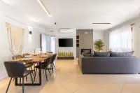 Villa Ismini 3 Bedrooms with Pool , Sea View and e-Car Charger. Hotels in Pigi