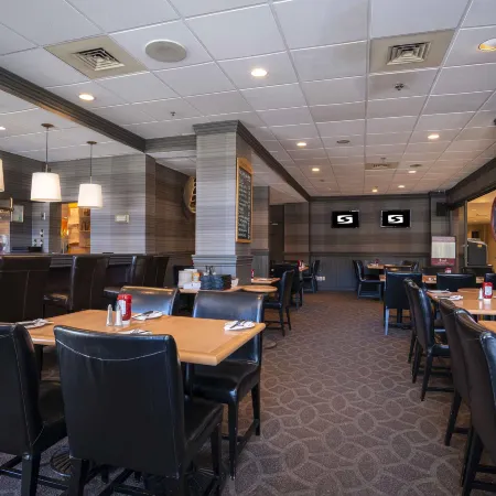 Sandman Hotel Montreal - Longueuil
