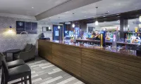 DoubleTree by Hilton Bristol North - Bars