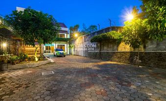 Hotel Bukit Uhud Yogyakarta