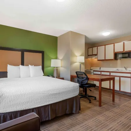 Extended Stay America Select Suites - Rockford - State Street