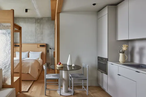 Locke ที่ East Side Gallery