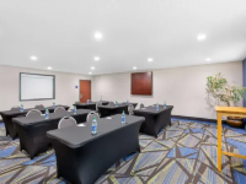 ไมโครเทล อินน์แอนด์สวีทส์ บายวินด์แฮม โคลัมบัสนอร์ท โรงแรมในโคลัมบัส