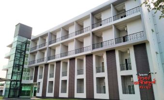 River Residence Saraburi Hotel