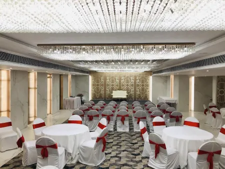 Hotel Airport Centre Point Отели рядом с достопримечательностью «Ramtek Fort Temple»