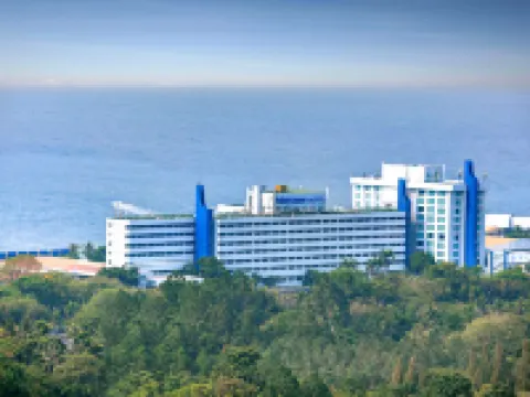 Mercure Convention Center Ancol Jakarta Hotel dekat Wahana Outbound Ocean Ecopark Ancol