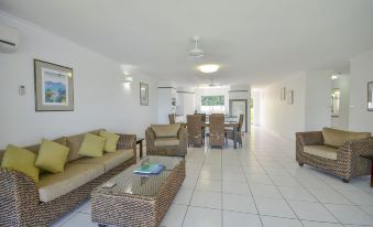 Roydon Beachfront Apartments