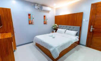 Grand Mercy Hotel