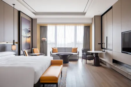 Sheraton Shanghai Fengxian Отели рядом с достопримечательностью «Shanghai Wanfo Pavillon»