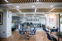 Aspaces Serviced Apartments - Vinhomes West Point Hotel in zona Hanoi High Voltage Grid Company