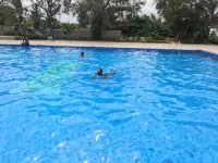 Kaadgal Resort - Pools