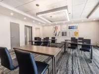 Holiday Inn Express TORONTO-NORTH YORK by IHG Hotels near Aviva Centre