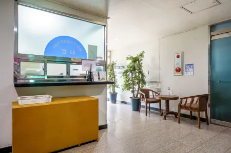 Hongcheon Cello Отели рядом с достопримечательностью «Hongcheon Saengmyeong Geongang Gwahakgwan»