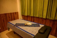Emerald Clarks Inn Suites - spa