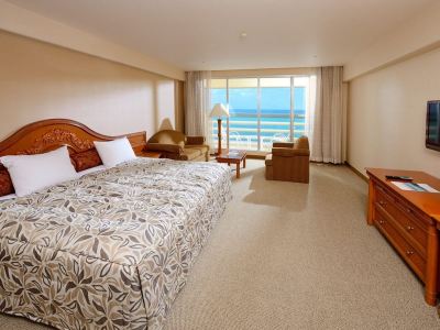 ダブル ルーム 40平方メートル オーシャンビュー 禁煙 リザンシーパークホテル谷茶ベイの写真