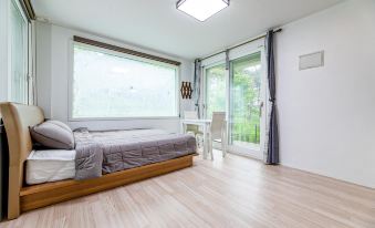 Yangyang Slowstay Pension