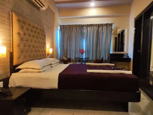 Hotel Vaishnavi Hotels in Solapur