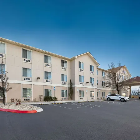 Comfort Inn & Suites Airport Convention Center