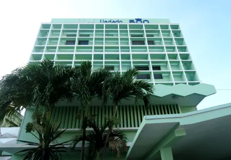 Hotel Plus Vedado 500 Отели рядом с достопримечательностью «Соборная площадь»