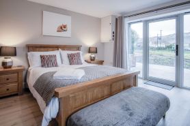 Suite 7 - Sleeping Giant Hotel - PEN Y CAE Inn