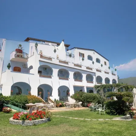 Arathena Rocks Hotel