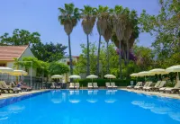 Riverside Garden Resort - Pools