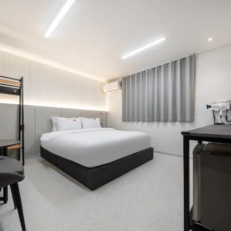 EASY STAY HOTEL