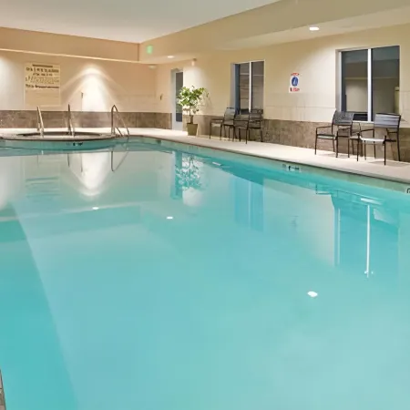 Holiday Inn Express & Suites TOPEKA NORTH by IHG
