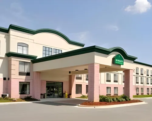 Holiday Inn Express & Suites MOBILE – I-65 by IHG Hotéis em Mobile