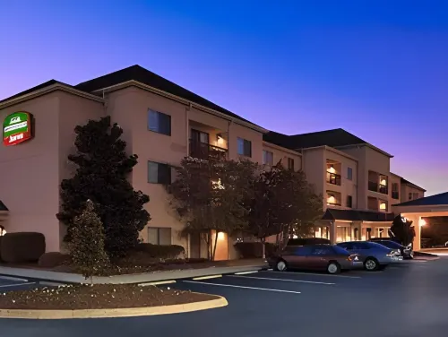 Courtyard Knoxville Cedar Bluff Hotels in Knoxville