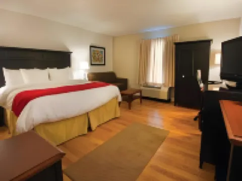 DoubleTree by Hilton Hotel Buffalo - Amherst Hotels in Amherst