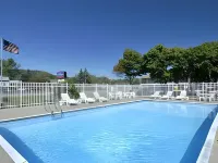 Howard Johnson by Wyndham Lenox