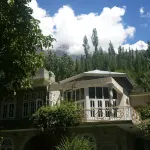 Al-Karim Family Guest House Hunza فنادق في Garelt