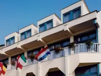 Hotel Uno Hotels near Varga Tanya Horse Show