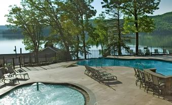 The Lodges at Cresthaven