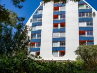 Les Marquises Hotels near POINT ZERO